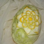Żółty melon - carving