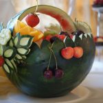 Dekoracja carvingowa z arbuza - koszyk