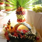 palma owocowa i koszyk z arbuza