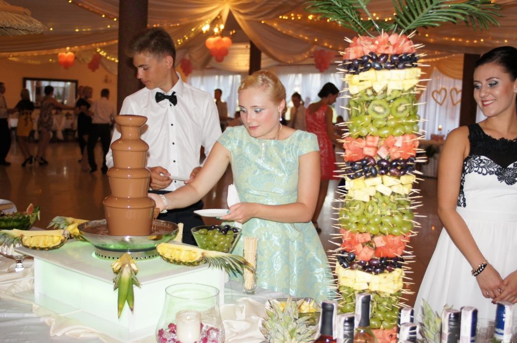 Palma owocowa, fontanna z czekolady, carving, atrakcje weselne