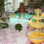 Fontanna alkoholowa i fontanna czekoladowa na weselu