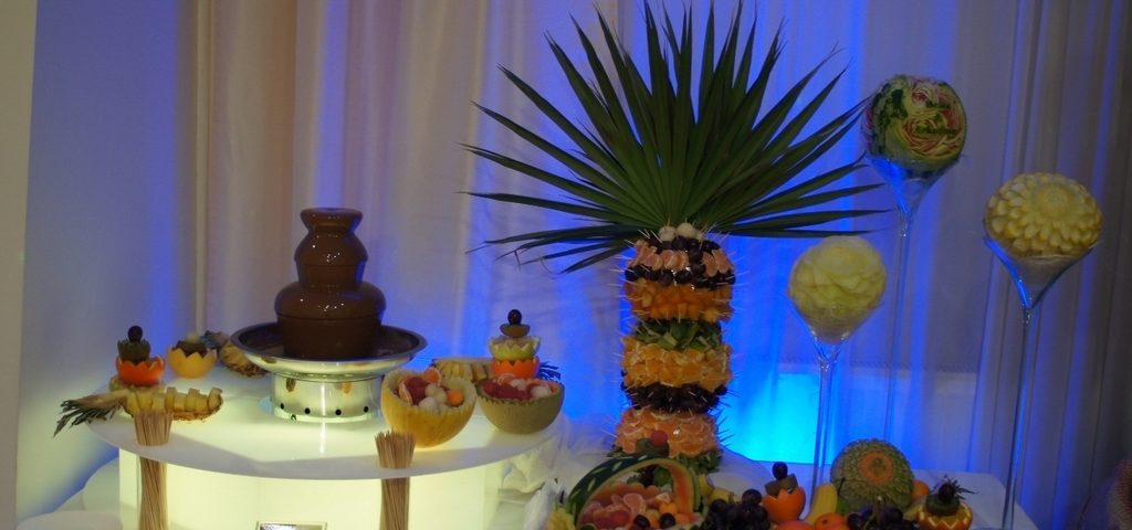 Fontanna czekoladowa, palma owocowa, dekoracja owocowe