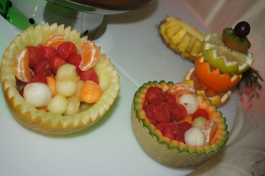 koszyczki owocowe, dekoracja bufetu owocowego
