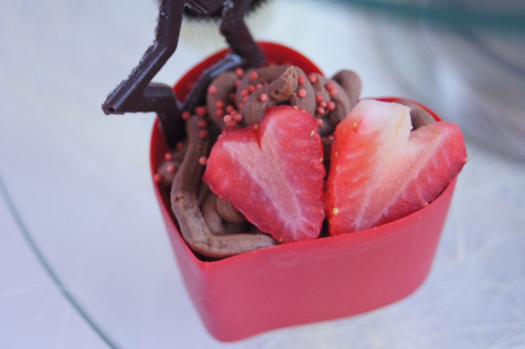 Deserek czekoladowy serce - Słodki Stół