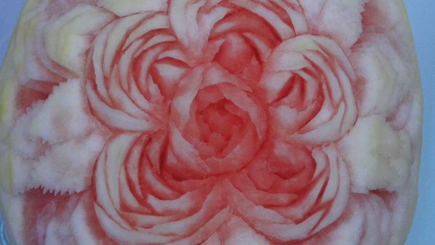 carving w arbuzie - róże
