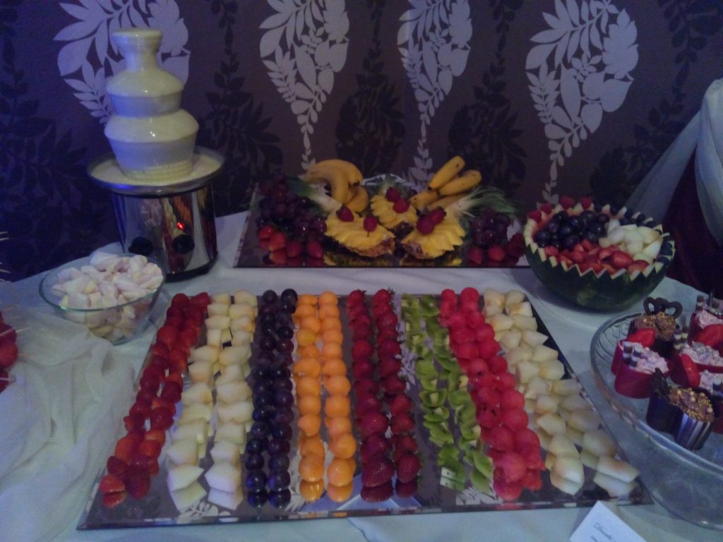 Fontanna czekoladowa i dekoracje owocowe Hotel Czarnuszka