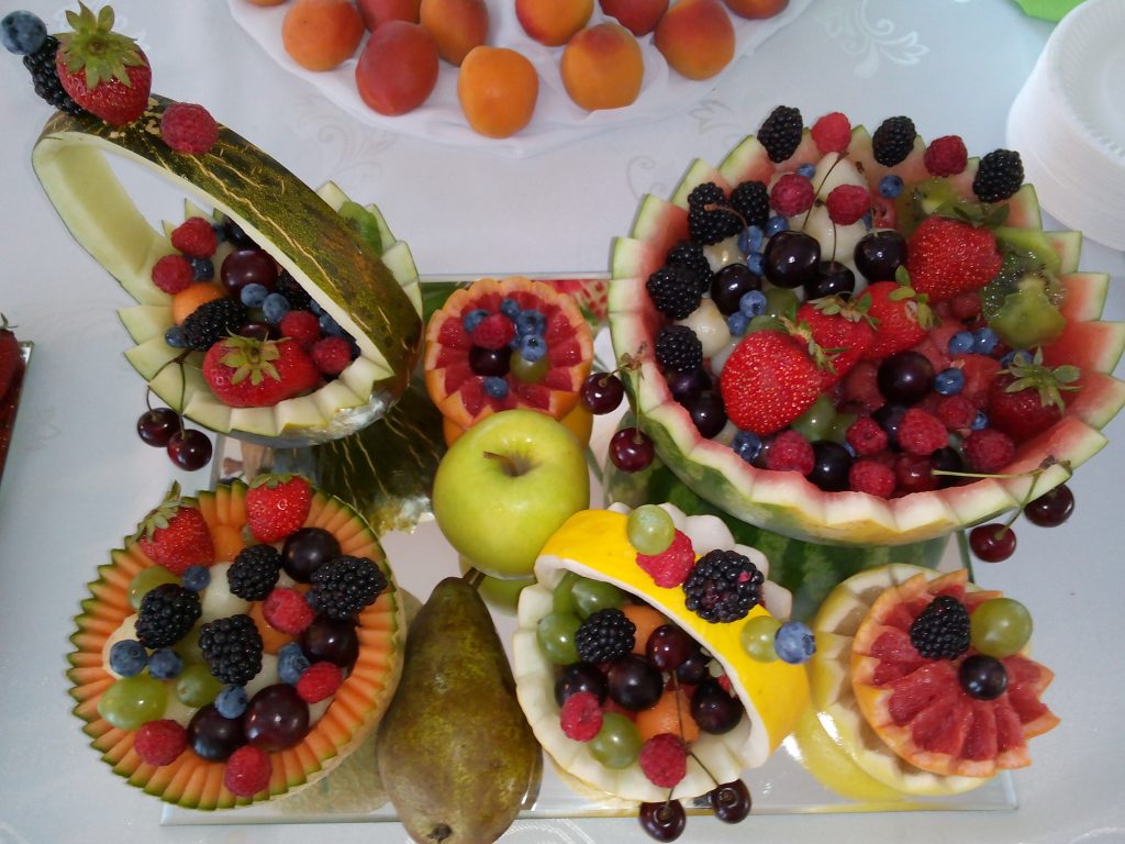 Dekoracje owocowe - Buft owocowy Sala Bankietowa w Grodźcu