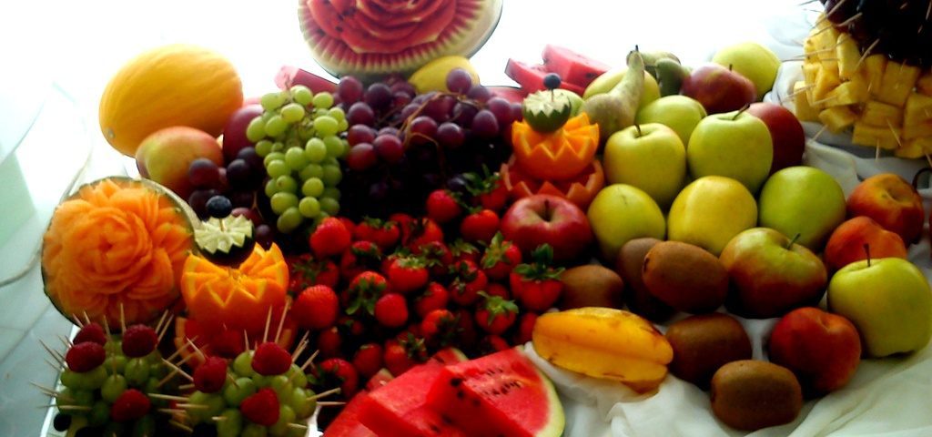 Bufet owocowy, dekoracje owocowe Restauracja Nastrojowa Skalmierzyce