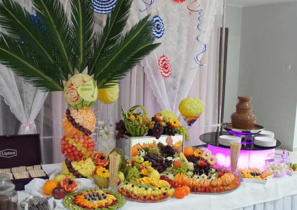 Bufet owocowy, fontanna czekoladowa na 18-stkę, dekoracje owocowe, Kolo, Turek, Kalisz, Konin, Sompolno,Ślesin