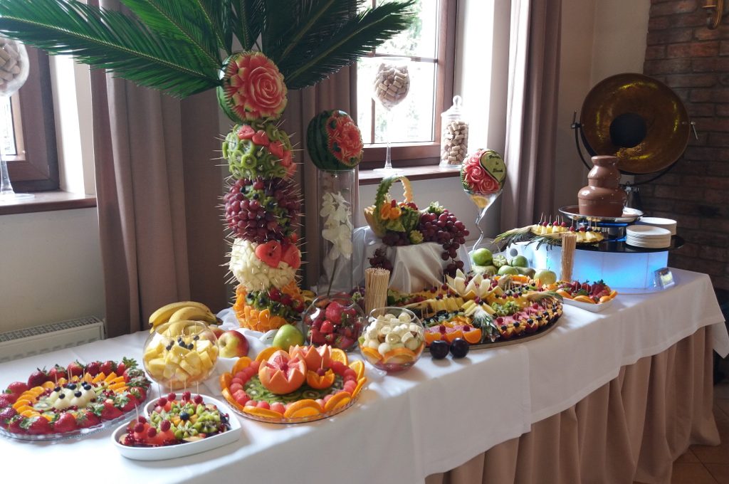 dekoracje owocowe, carving, atrakcje na przyjęcia