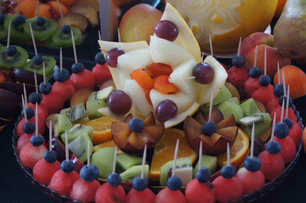dekoracje owocowe, stół owocowy, bufet owocowy Turek Zajazd Staropolski