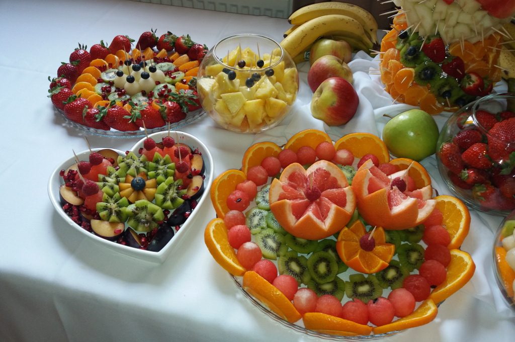 stół owocowy, dekoracje owocowe, carving, fontanna czekoladowa Poznań, Warszawa, Kalisz, Turek