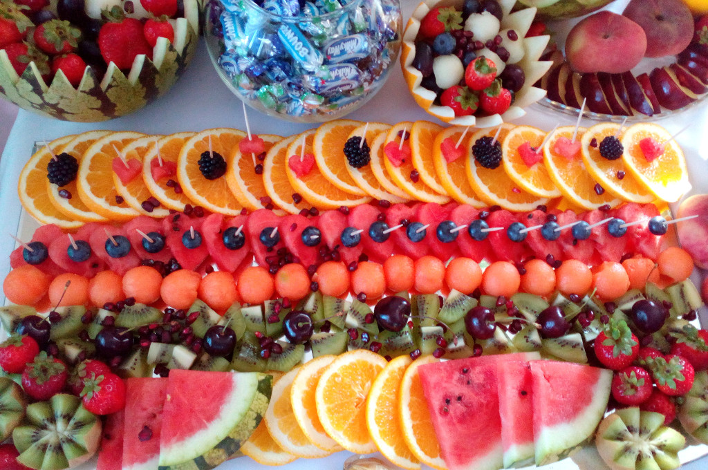 dekoracje owocowe, stół owocowy, bufet owocowy, fruit bar, fontanna czekoladowa