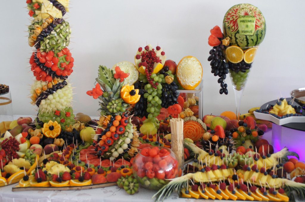 fruit carving, dekoracje owocowe, stół owocowy, bufet owocowy Łódź, Poznań, Turek, Koło
