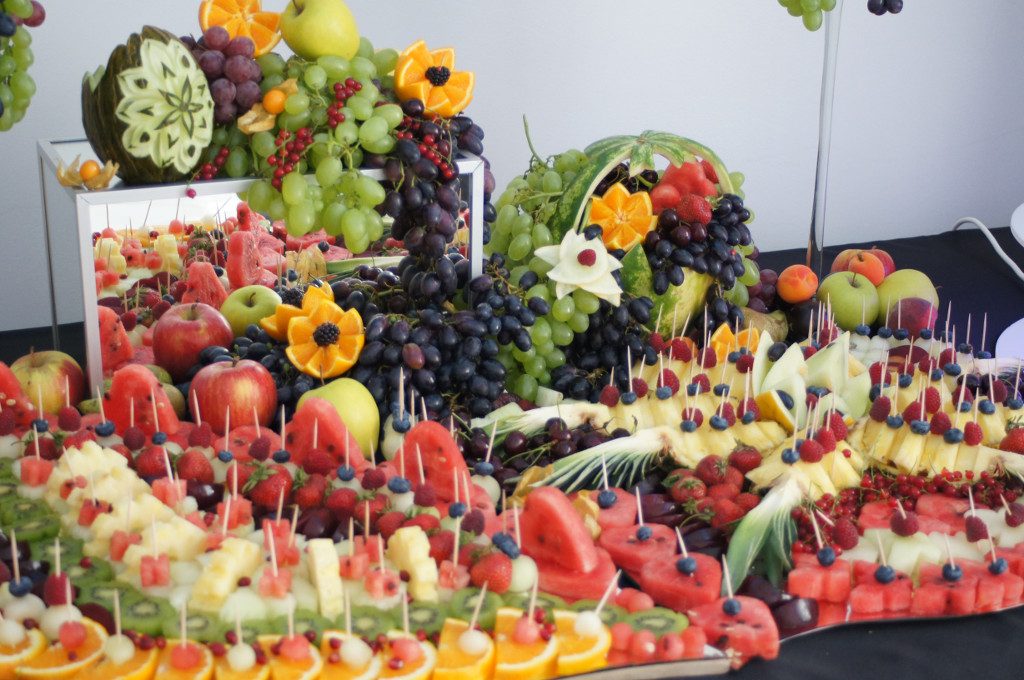 fruit carving, owocowe stoły, dekoracje owocowe na event, bankiet, konferencję, imprezę firmową Koło, Turek, Łódź, Poznań, Warszawa