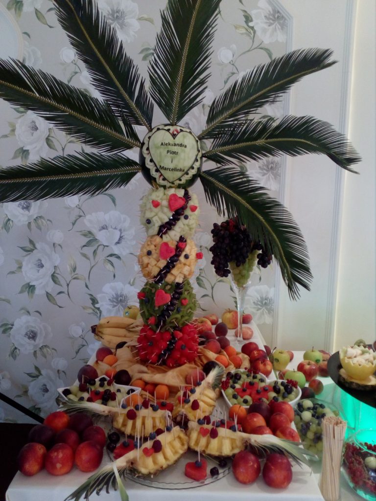 palma owocowa, dekoracje owocowe, fruit carving, fruit bar, fontanna czekoladowa Koło,