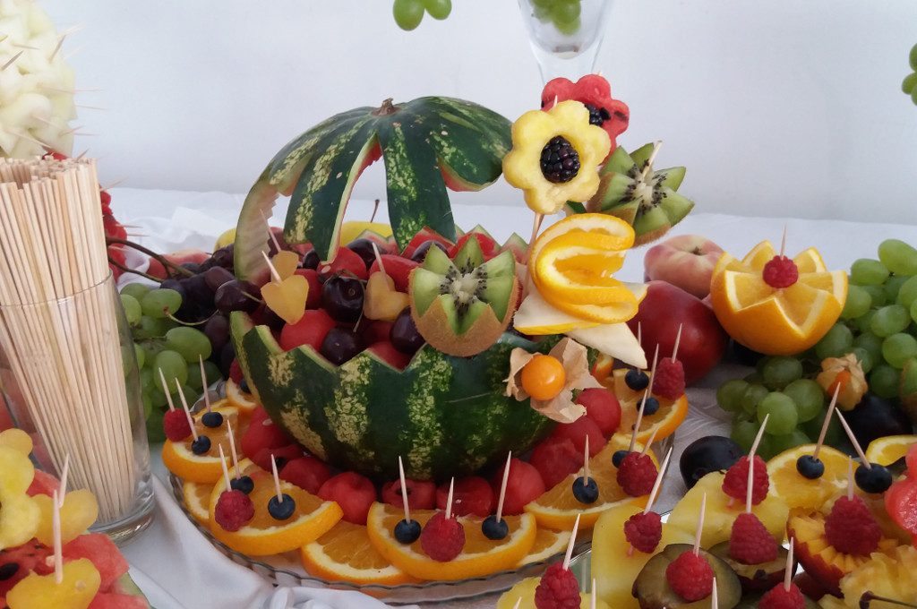 carving, bufet owocowy, stół owocowy, fruit bar, Hacjenda Malanów