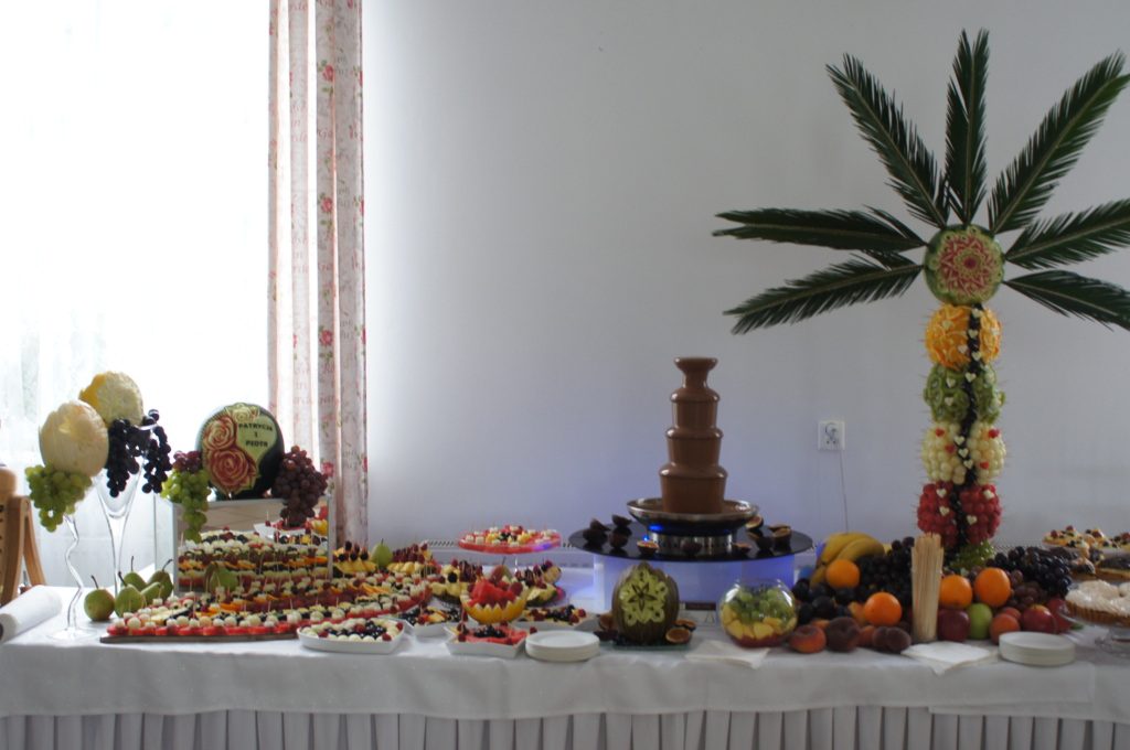 stół z owocami, bufet owocowy, carving, fruit bar