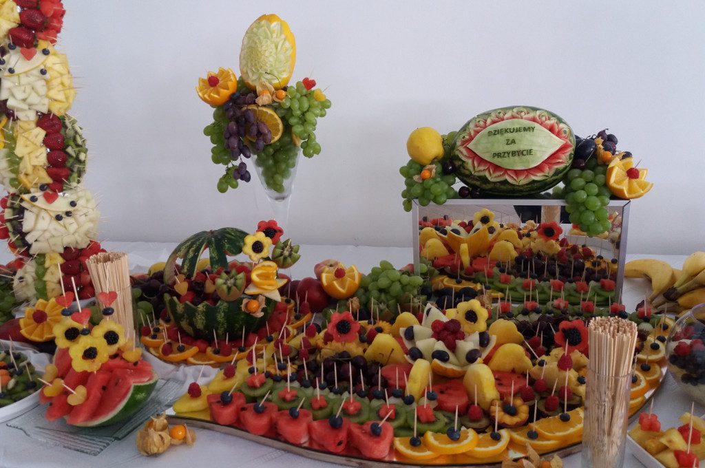 STÓŁ OWOCOWY Hacjenda Malanów, STÓL OWOCOWY, bufet owocowy, dekoracje owocowe Hacjenda Malanów