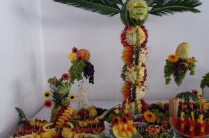STÓŁ OWOCOWY Hacjenda Malanów, STÓL z owocami, bufet owocowy, dekoracje owocowe Hacjenda Malanów
