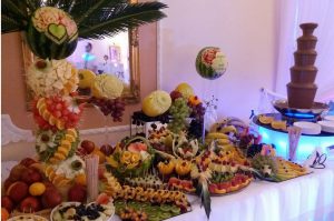 STÓŁ OWOCOWY Staropolski Olszówka, dekoracje owocowe Zajazd Staropolski Turek, fontanna czekoladowa Turek, stół z owocami, bufet owocowy