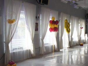 balony na 18stkę, dekoracje balonowe, balony z helem turek, Łódź, Biały Fortepian koło, konin, kalisz
