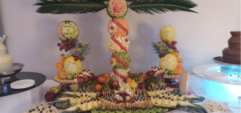 dekoracje owocowe Księżycowy Czar, stół z owocami, bufet owocowy, STÓŁ OWOCOWY Łódź