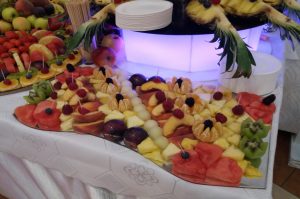 owoce na imprezę, lustro z owocami, lustra owocowe, stół z owocami, fruit carving Koło, Turek, Łódź, Konin, Kłodawa