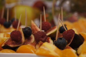 stół owocowy Turkovia, fruit carving, stół z owocami, dekoracje owocowe Turkovia w Turku, carving Konin