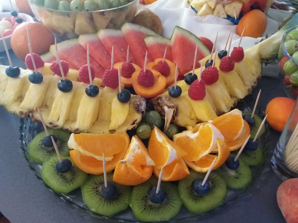 fontanna czekoladowa, fruit carving, dekoracje owocowe, fruit bar, stół owocowy Moran Spa Powidz