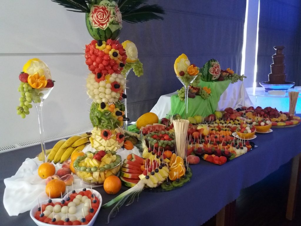 fontanna czekoladowa, fruit carving, dekoracje owocowe, fruit bar, stół owocowy, dekoracje owocowe, Moran Spa Powidz