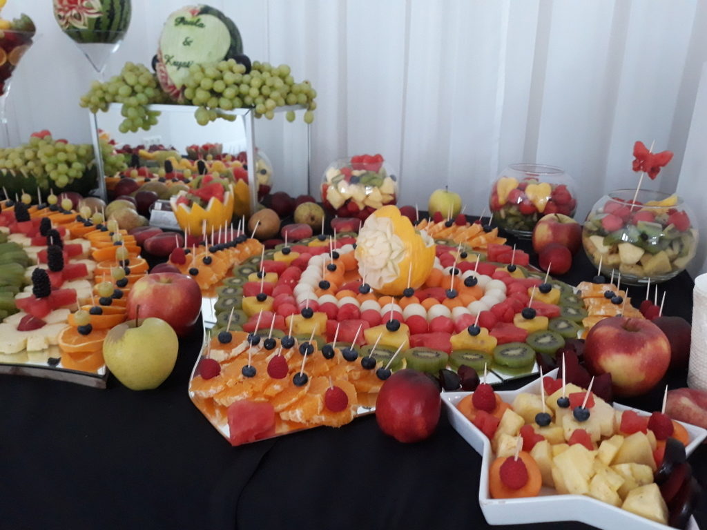 fruit carving, bufet owocowy, stół owocowy, dekoracje owocowe, fruit bar koło, konin, turek