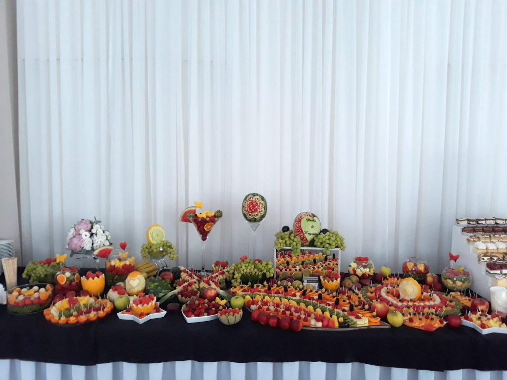 stół owocowy, dekoracje owocowe, fruit carving, fruit bar,