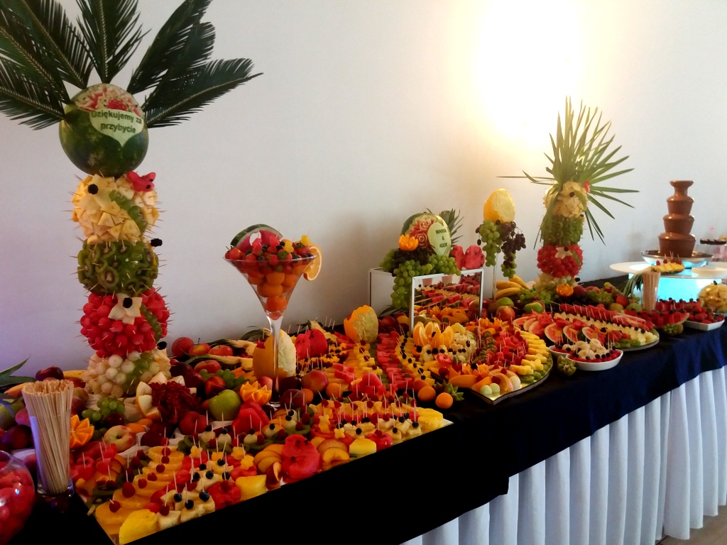 palma owocowa, , fontanna czekoladowa, dekoracje owocowe, fruit carving, stół owocowy, fruit bar, Warszawa, Łódź, Turek, Konin, Kalisz