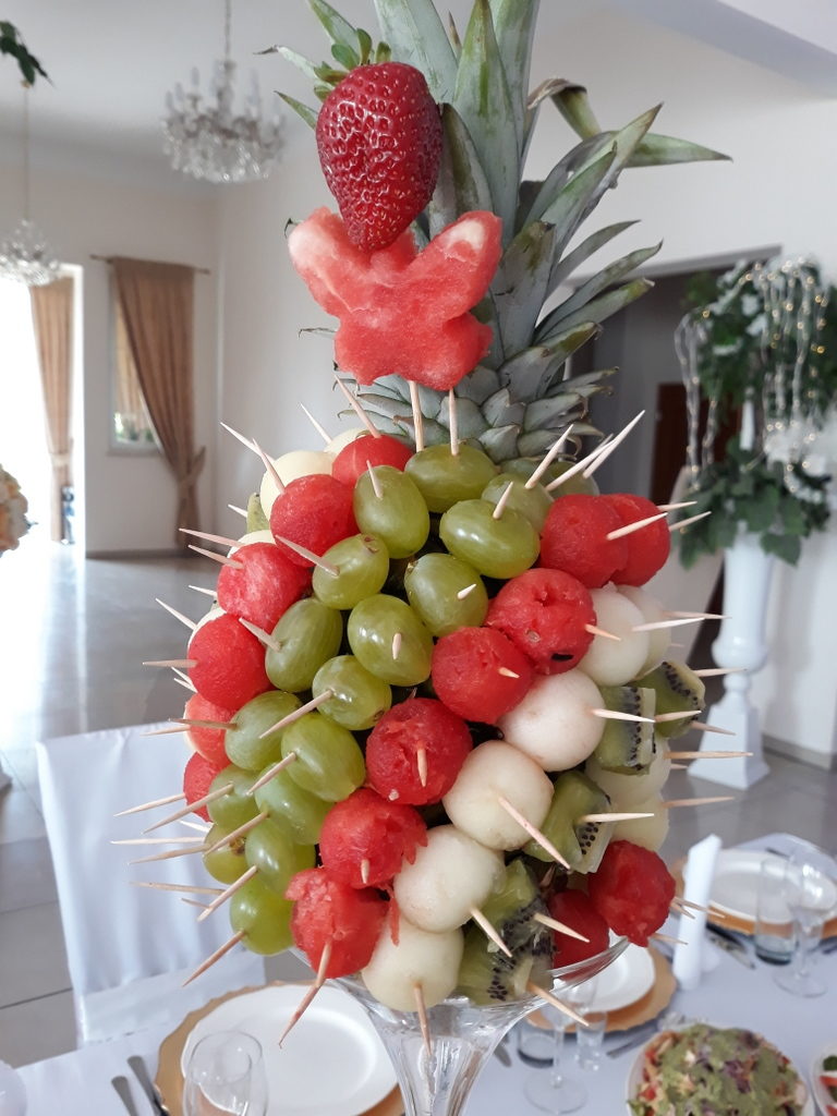 stół owocowy, dekoracje owocowe, fruit carving, ananas, owoce na stoły, Turek, Konin, Koło, Łódź, Warszawa, Poznań