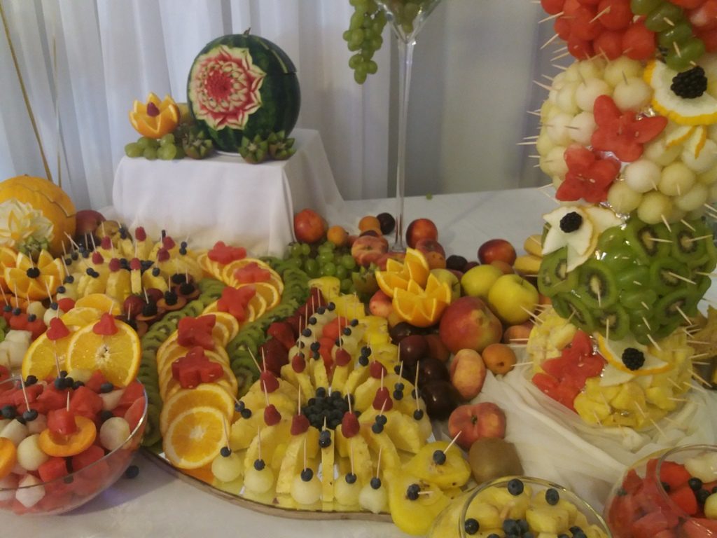 fontanna czekoladowa, stół owocowy, dekoracje owocowe, palma owocowa, fruit carving, fruit bar Zacisze Domanin, Łódź, Kalisz, Turek