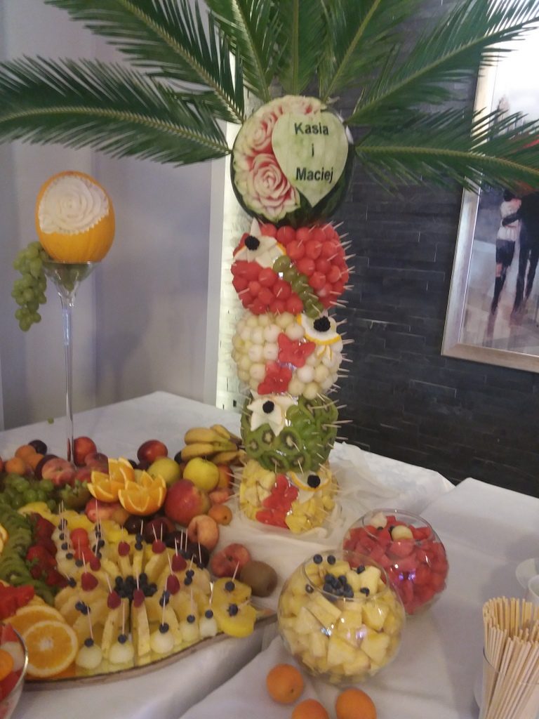 palma owocowa, fontanna czekoladowa, stół owocowy, dekoracje owocowe, fruit carving, fruit bar Zacisze Domanin, Łódź, Kalisz, Turek