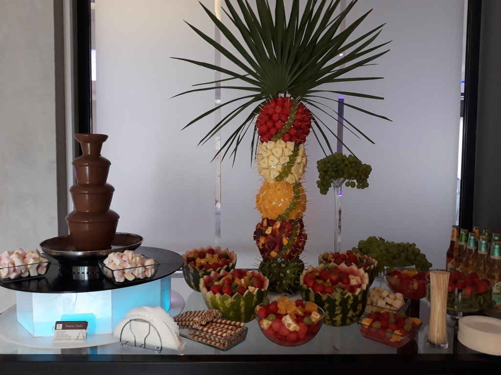 fontanna czekoladowa, palma owocowa Artis Loft Hotel, dekoracje owocowe Łódź, Turek, Konin