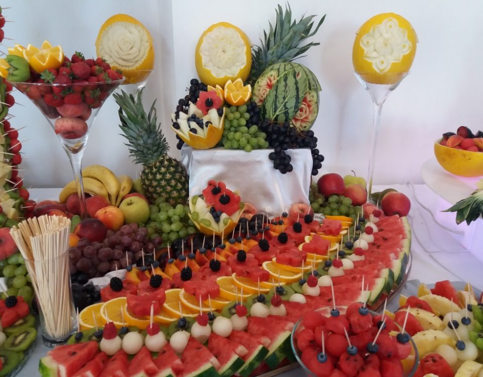 stół owocowy, fontanna czekoladowa, fruit carving, fruit bar Czarny Staw Aleksandrów Łódzki