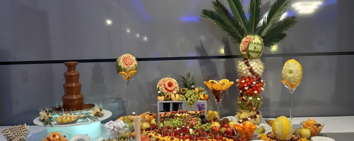 stół owocowy, fontanna czekoladowa, fruit carving, dekoracje owocowe Konin, Turek, Słupca, Września