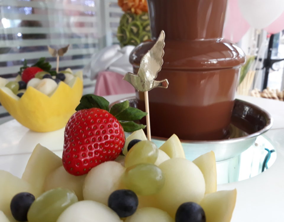 fruit carving, dekoracje owocowe, palma owocowa, fontanna czekoladowa na Chrzciny, Hotel Azyl Kąty Wrocławskie