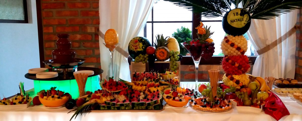 stół owocowy, fruit carving, dekoracje owocowe, fruit bar, palma owocowa, fontanna czekoladowa na 18stkę, atrakcje na 18stkę Turek, Konin, Koło, Włocławek, Łódź