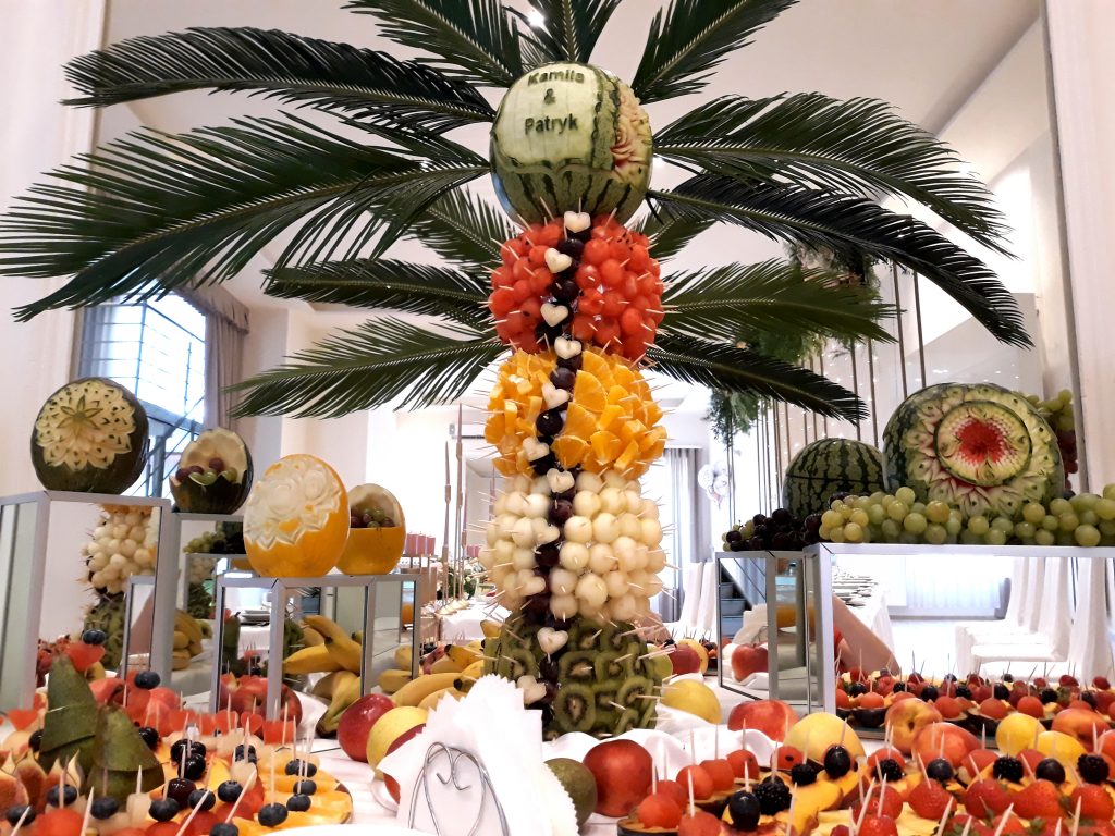 stół owocowy, fruit carving, dekoracje owocowe, fontanna czekoladowa Kleczew, Konin, Turek, Poznań, Łódź, Alfa Mierzęcice