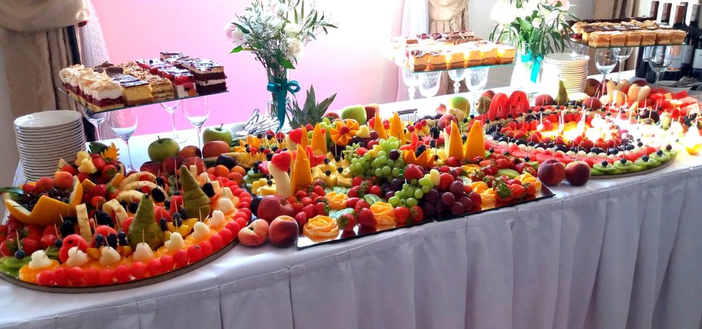 stół owocowy, dekoracje owocowe, fruit carving, bufet owocowy, owocowy bar, fruits bar Turek-001